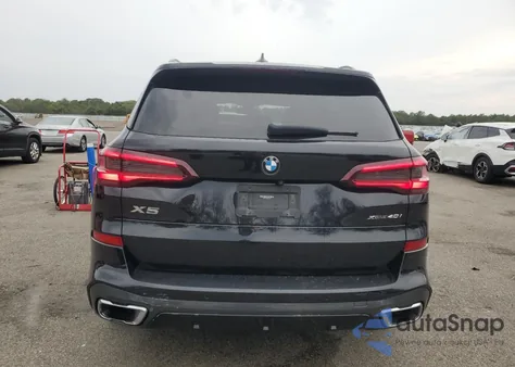 2021 BMW X5 xDrive40I z USA, uszkodzony, nr VIN 5UXCR6C0XM9E75644